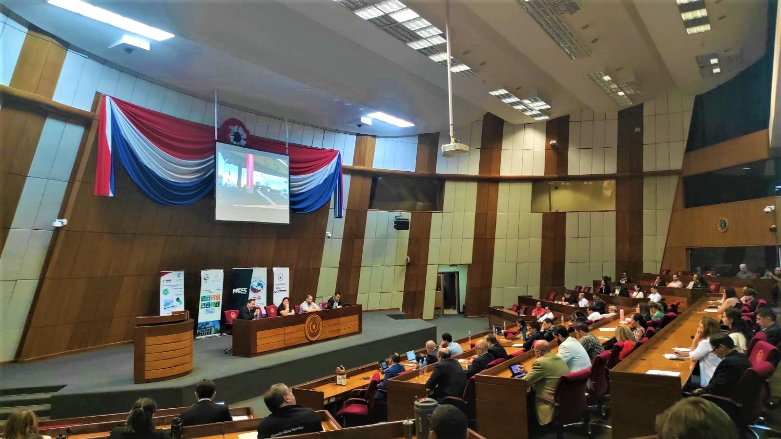 Cadam participó de seminario internacional sobre los avances en Paraguay